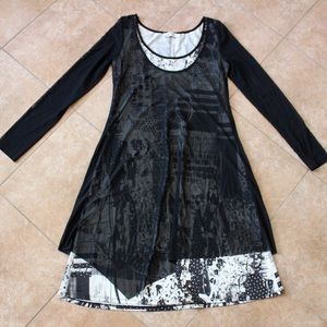 NWOT DECA PARIS BLACK & WHITE LOOSE DRESS